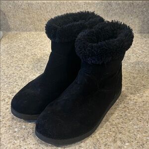 Girls’ Black Fur-Lined Boots
